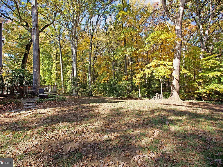 2300 Cheshire Ln — Photo 29
