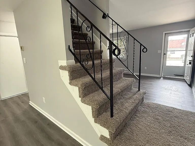7 Potomac Ave — Photo 16