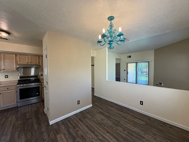 1941 Lee Loop NE — Photo 17