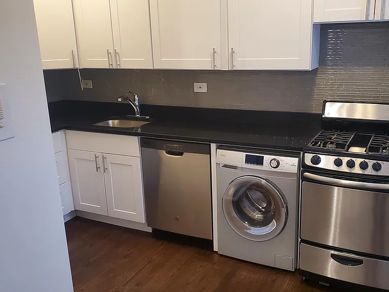 2125 N Dayton St #107 — Photo 1