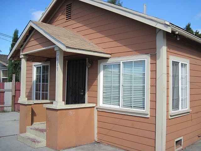 1st image of 2689 Parker Ave