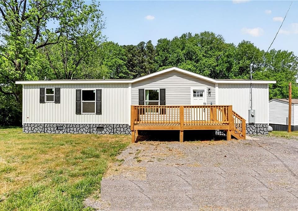 1st image of 2860 Camp Rd