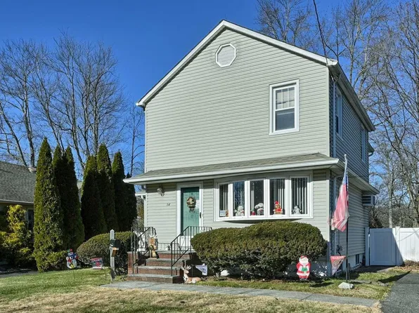 54 Clinton Ave, Hillsdale, NJ 07642