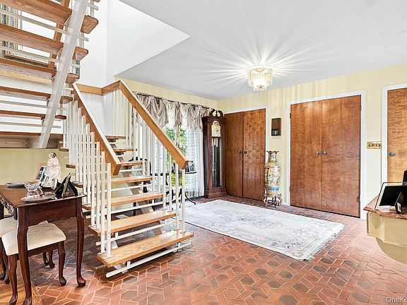 4th image of 444 West Street