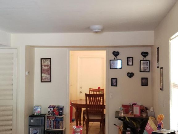 3rd image of 711 S F St