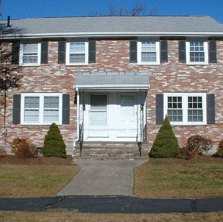 12 Clough Rd — Photo 1