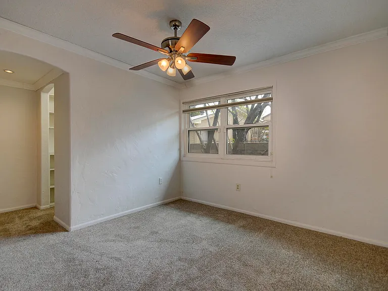 4631 Sherwood St NE — Photo 22