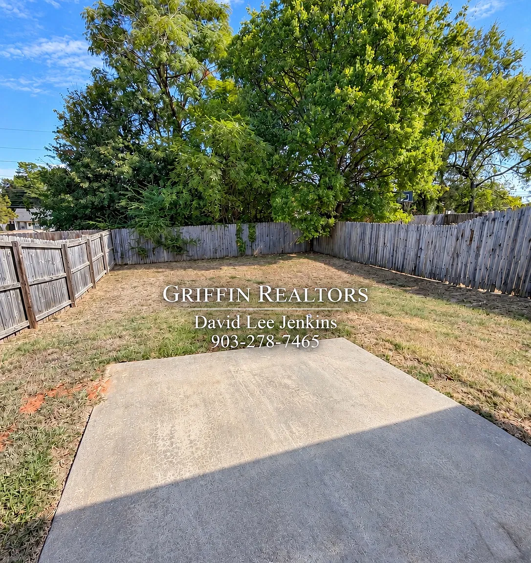 3 bed, 1200 sqft, $1,300 — Photo 4