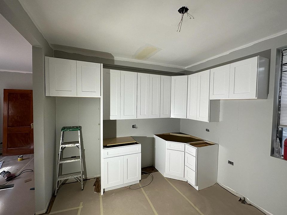 1st image of 1707 W Berwyn Ave #1F