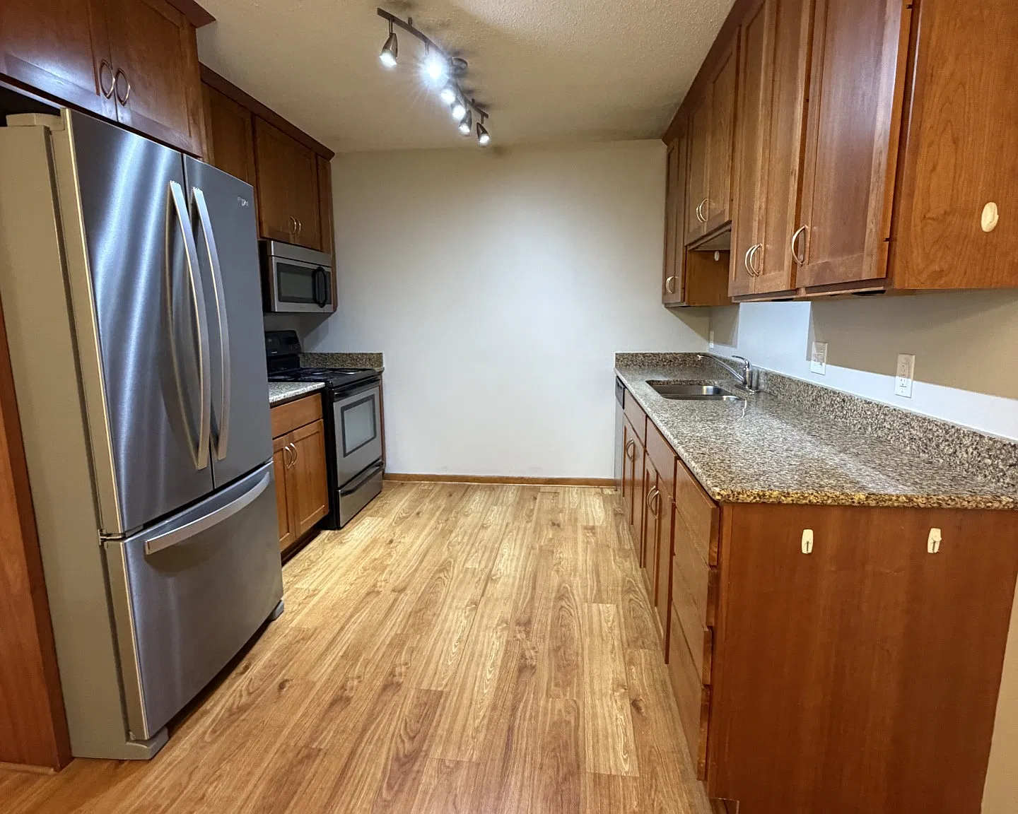 2 bed, 988 sqft, $1,695 — Photo 1