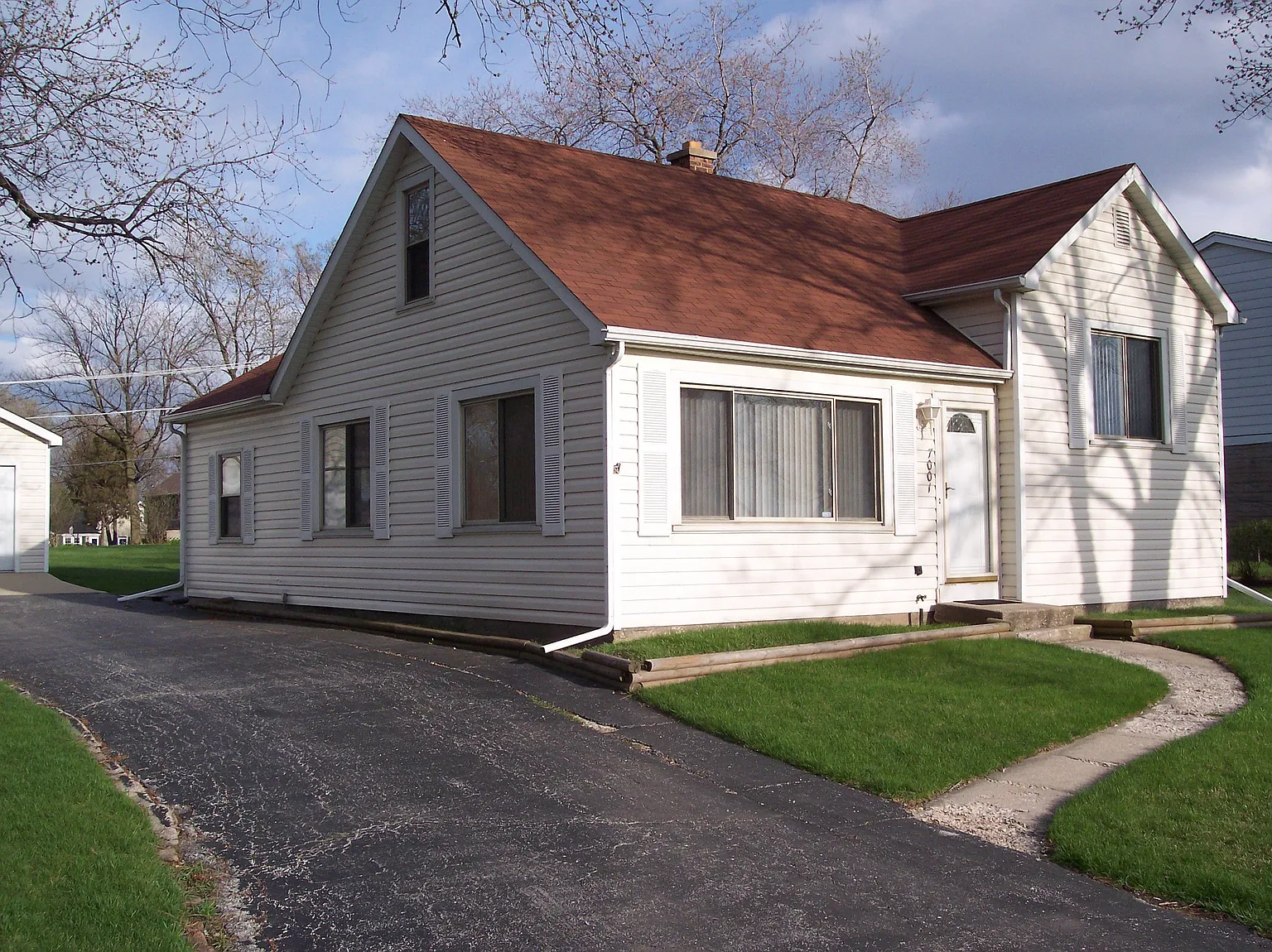 7001 Willow Springs Rd photo 1
