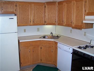 2nd image of 1575 Creekside Rd