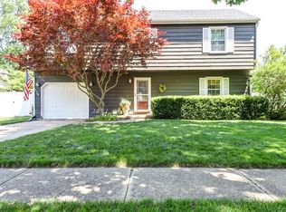 2104 Clover Ct W, Champaign, IL 61821