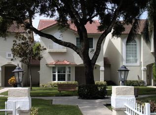 10869 NW 8th St, Hollywood, FL 33026