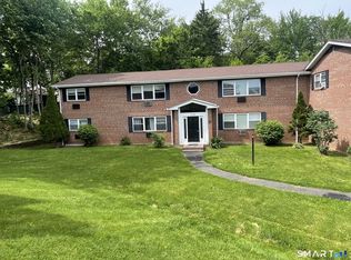 Ashwood Court, Wethersfield, CT 06109