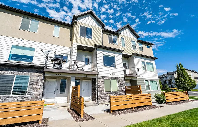 119 S 1800 W — Photo 1