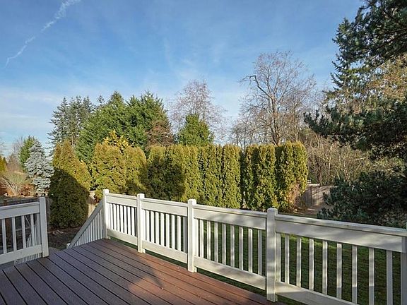 5th image of 1633 24th Street Pl SE