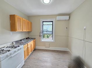 18-19 40th St #205, Irvington, NJ 07111