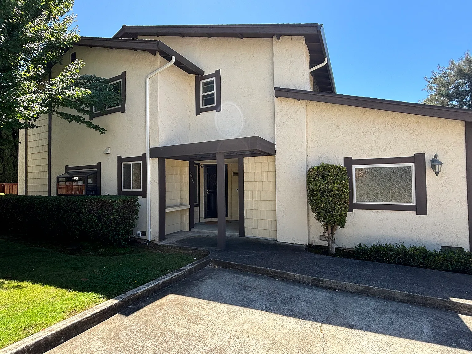 2935 Lake Chabot Ln photo 1