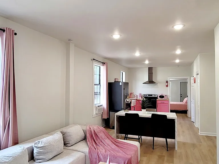 426 W King St #A — Photo 4
