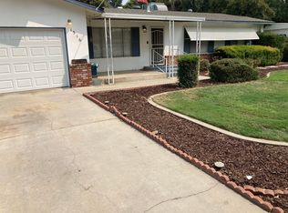 1516 W Oriole Dr, Visalia, CA 93291