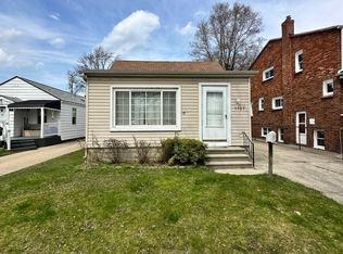 1737 E Madge Ave, Hazel Park, MI 48030