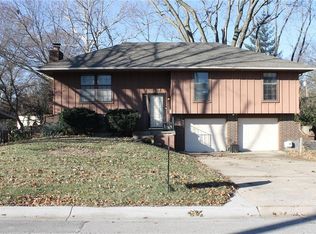 6808 N Walrond Ave, Kansas City, MO 64119