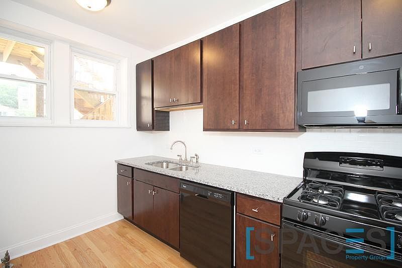 1st image of 3117 W Argyle St #Two_a