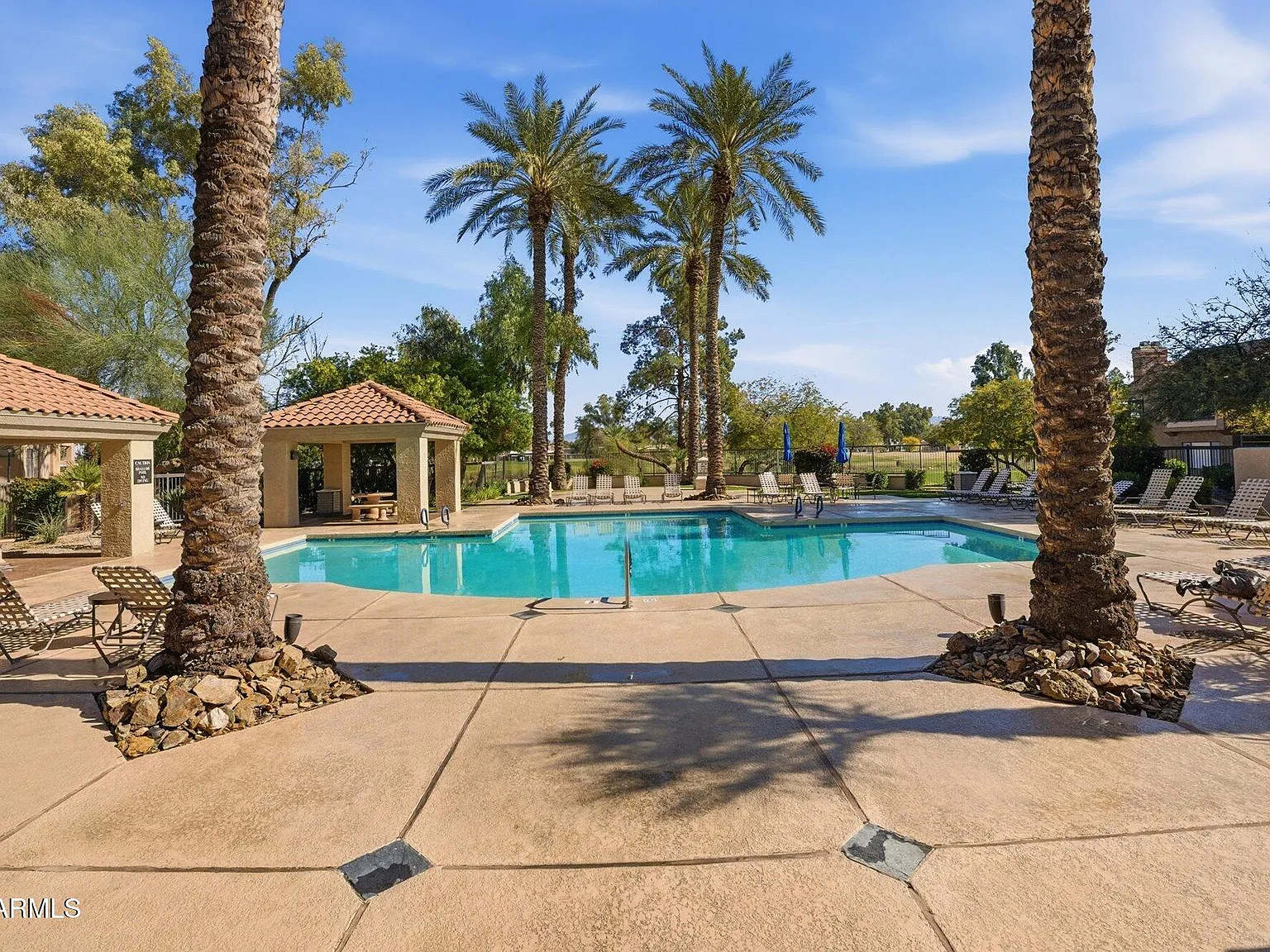 2 bed, 2.0 bath, 1059 sqft, $2,000 — Photo 2