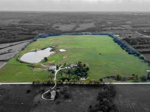 1637 N 700th Rd, Baldwin City, KS 66006