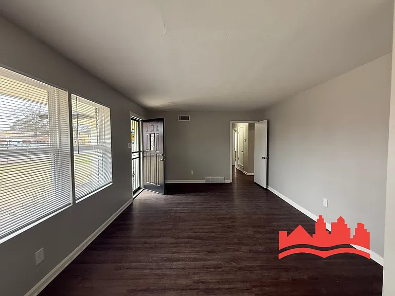 1456 E Raines Rd — Photo 6
