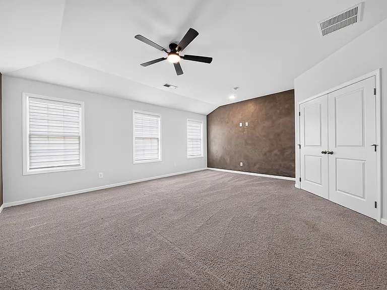 63 Lee Road 2234 — Photo 32