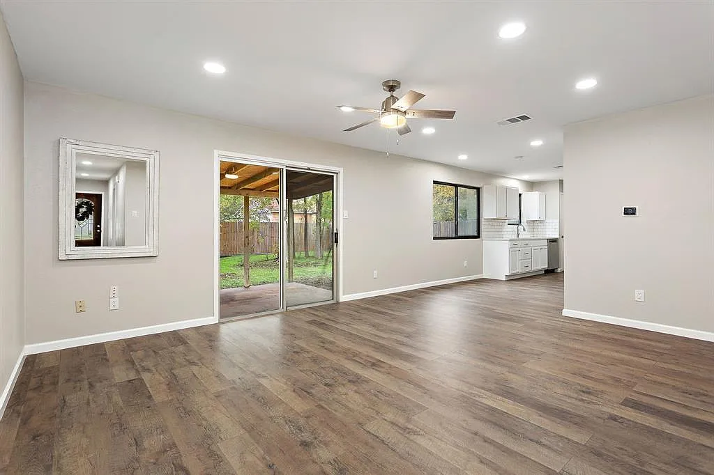 3 bed, 2.0 bath, 1079 sqft, $1,875 — Photo 1