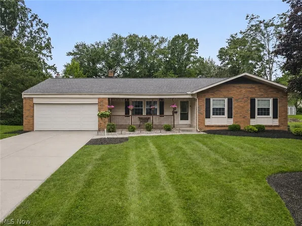 8420 Sunnydale Dr, Brecksville, OH 44141