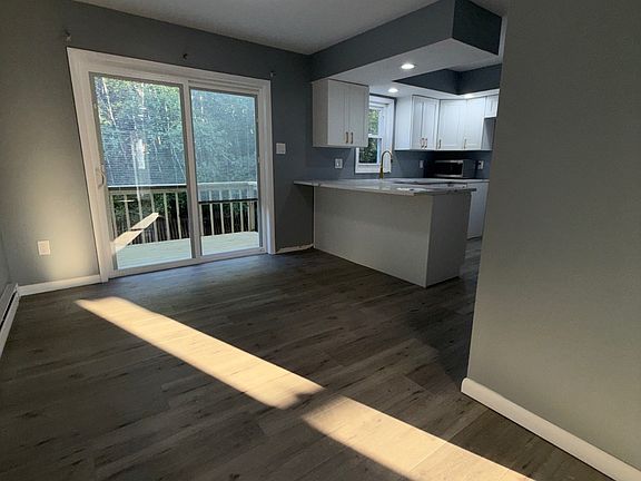 4th image of 21 Harmony Ln Unit 11