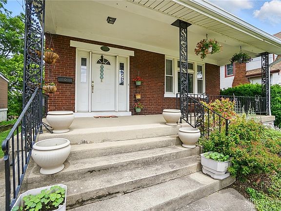 4th image of 2344 Quatman Ave