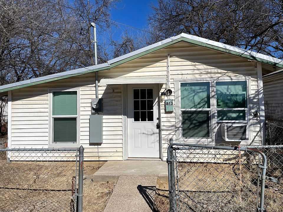 1st image of 813 NE 2nd St