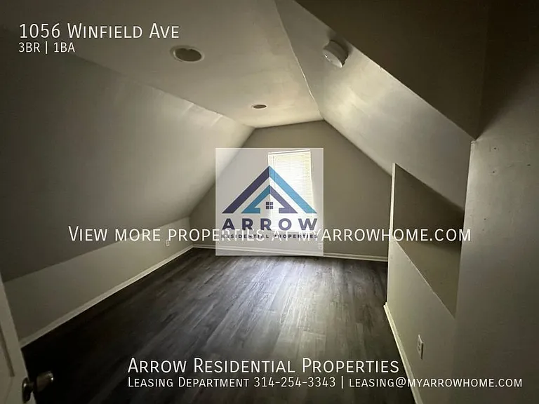 1056 Winfield Ave — Photo 10