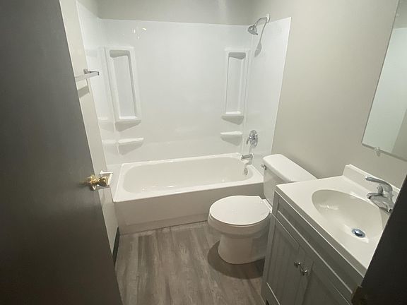 5th image of 2934 Brookside Dr
