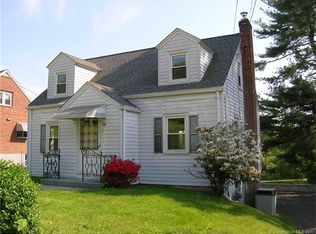 55 Sand Hill Rd, Middletown, CT 06457