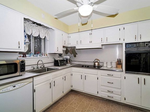 5th image of 164 Southaven Ave