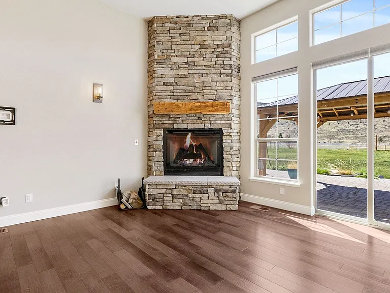 1015 N Cantlon Ln — Photo 4