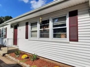 440 Windham Rd, Willimantic, CT 06226