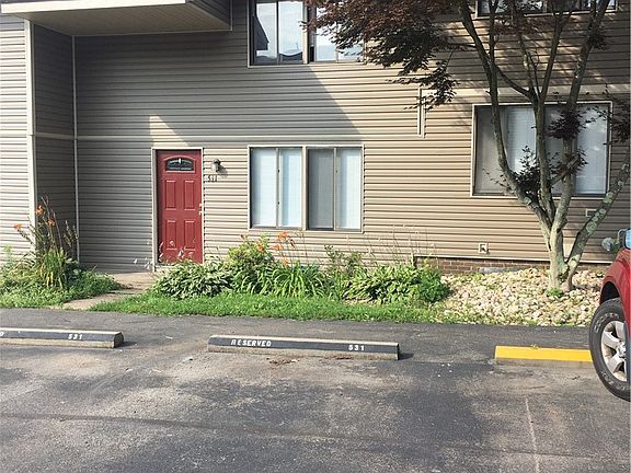 2nd image of 531 Hunters Path Rd