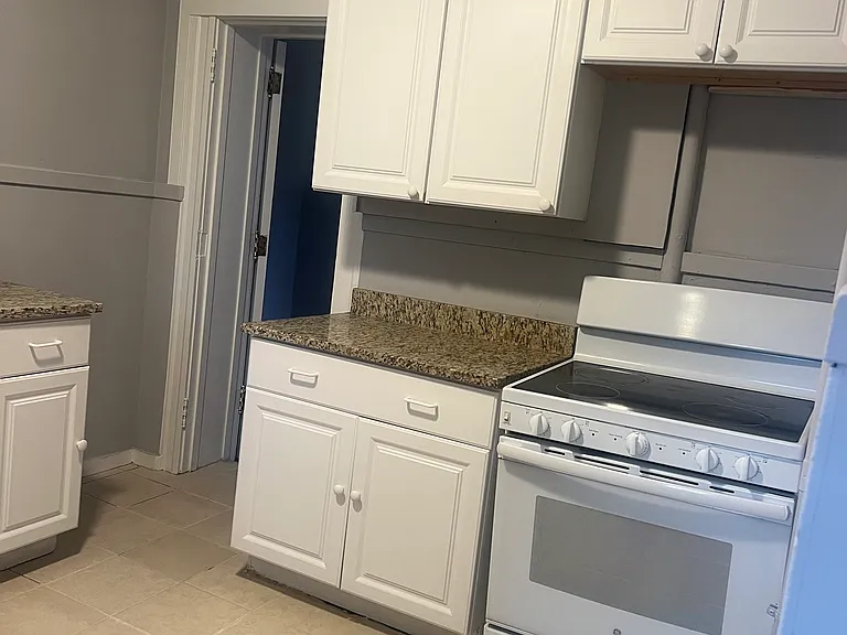 15 Irving St #3L — Photo 15