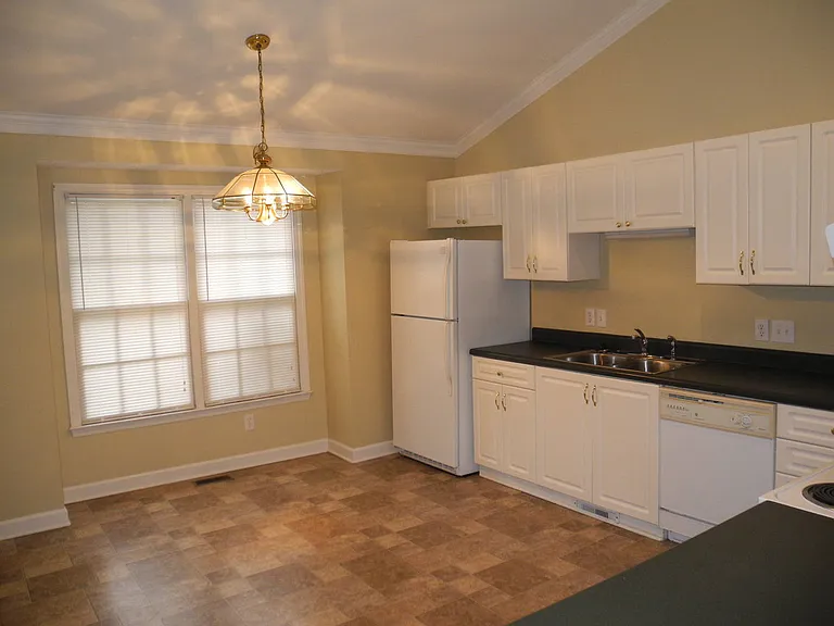 2019B S Mebane St — Photo 4