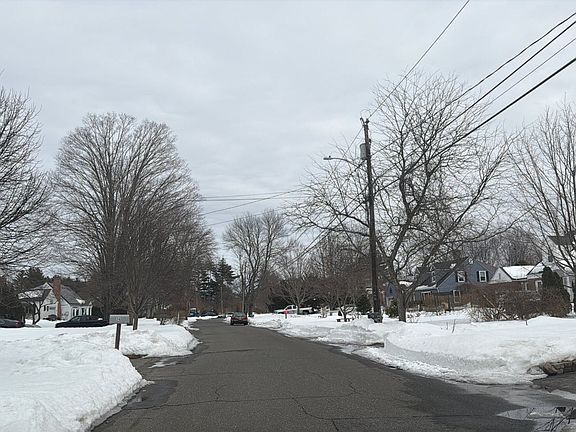4th image of 140 Acrebrook Rd