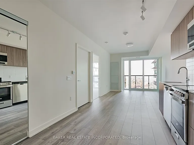 223 Redpath Ave #1111 — Photo 4