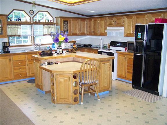 3rd image of 168 Amelia Dr