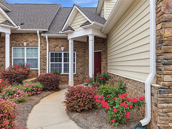3rd image of 125 Shipyard Cir